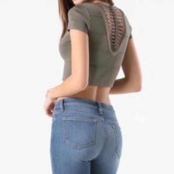 🆕 Green Bandage Crop Top - Picture 2 of 6